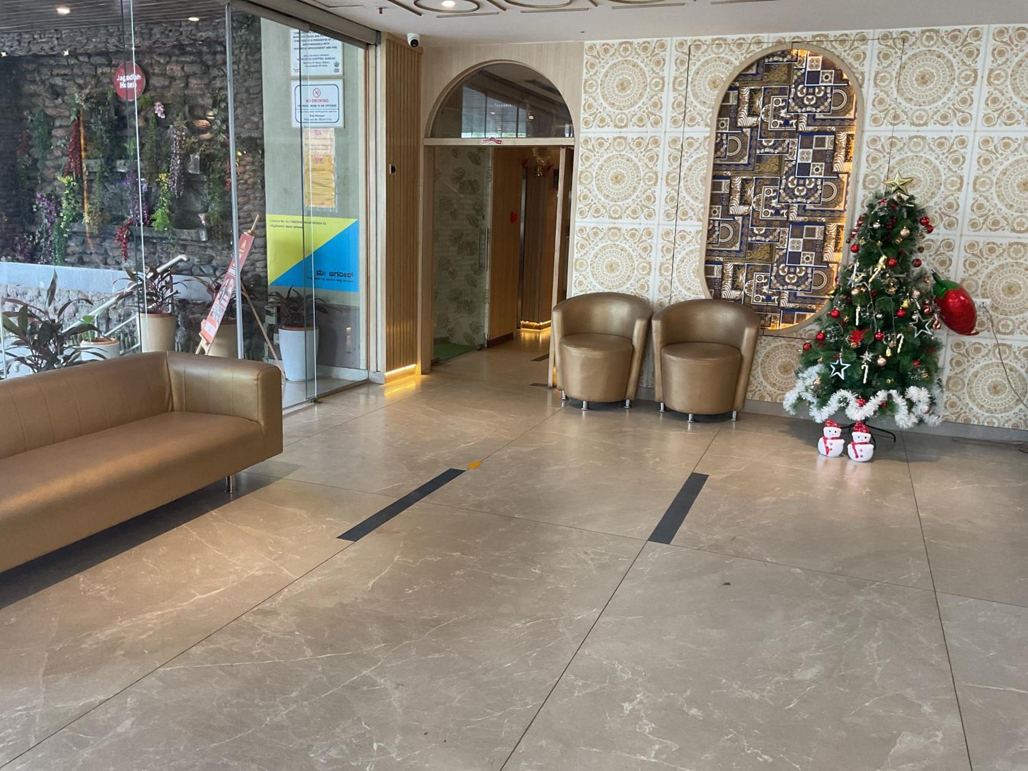 Hotel Jagadish International-Sankey Road บังกาลอร์ ภายนอก รูปภาพ